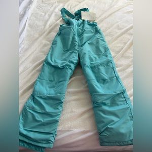 BRAND NEW NEVER WORN WINTER SUIT Girl size 6